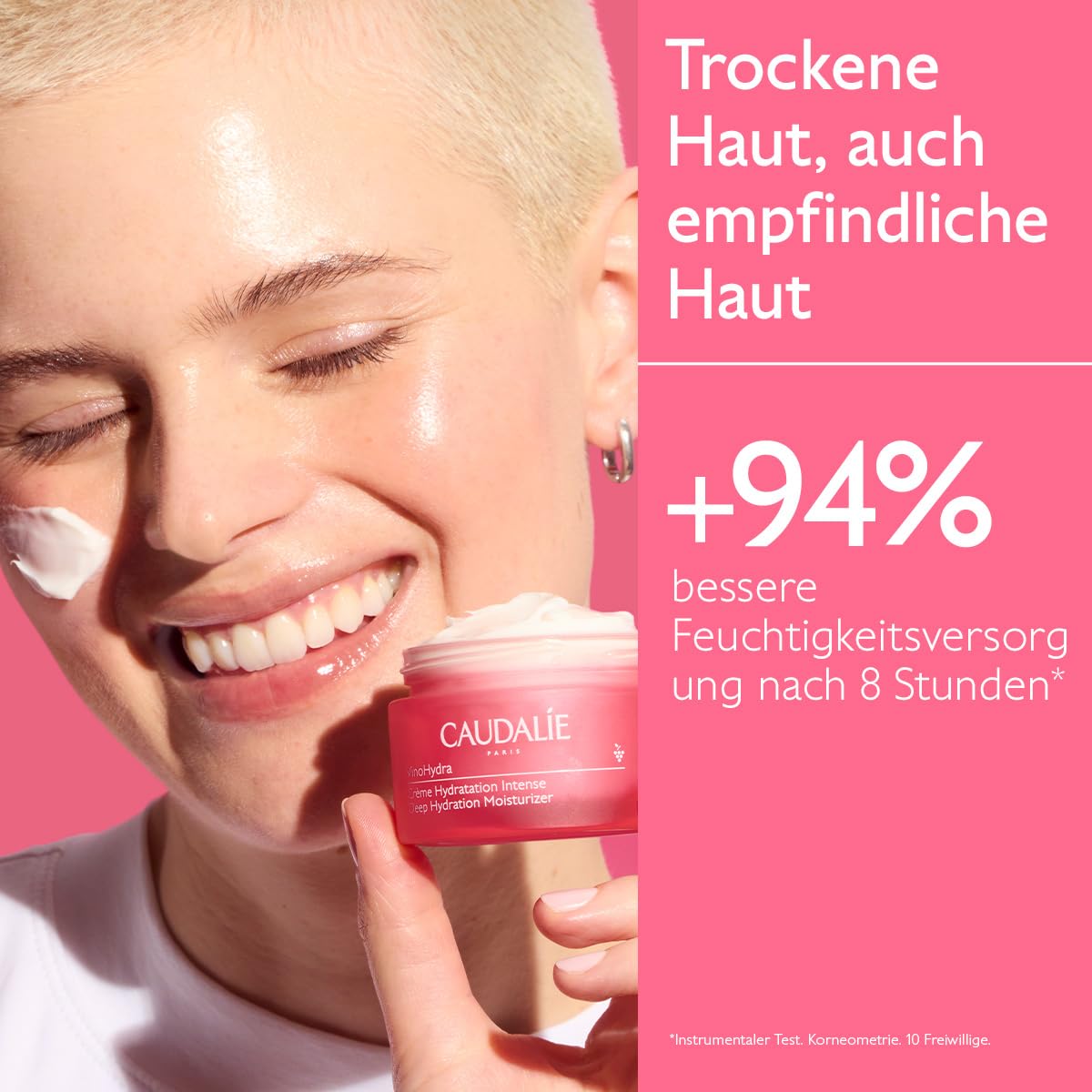 Texture riche de la crème VinoHydra pour nourrir la peau