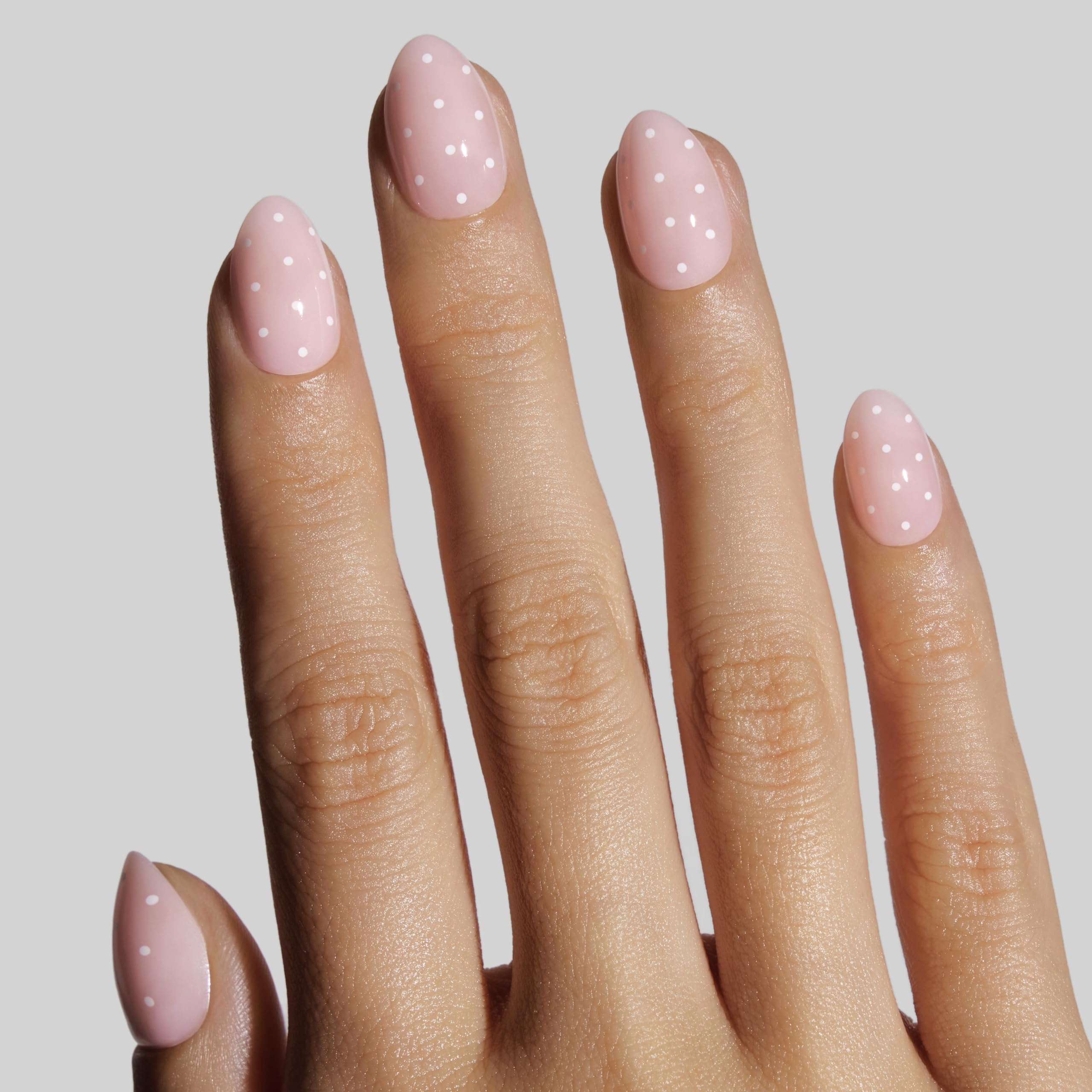 Celebritips Nail Glue Tabs Kit enables secure, easy at-home application.