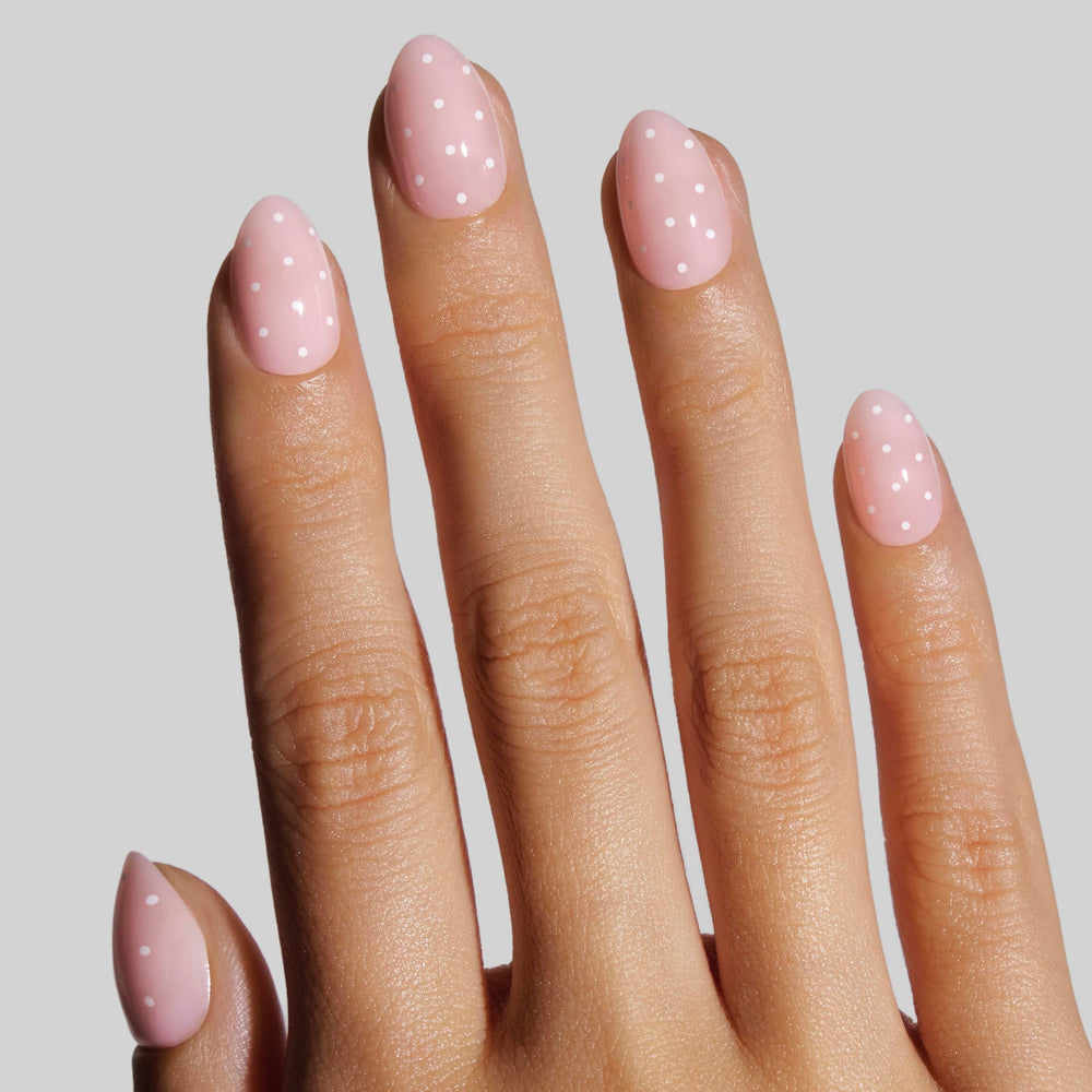 Celebritips Nail Glue Tabs Kit enables secure, easy at-home application.