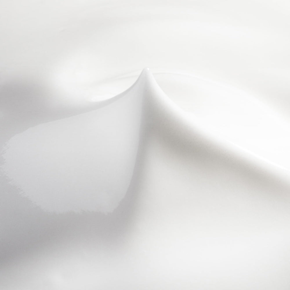 Cellcosmet Hyaluron Complex swirls illustrating deep hydration and smoothing effects.