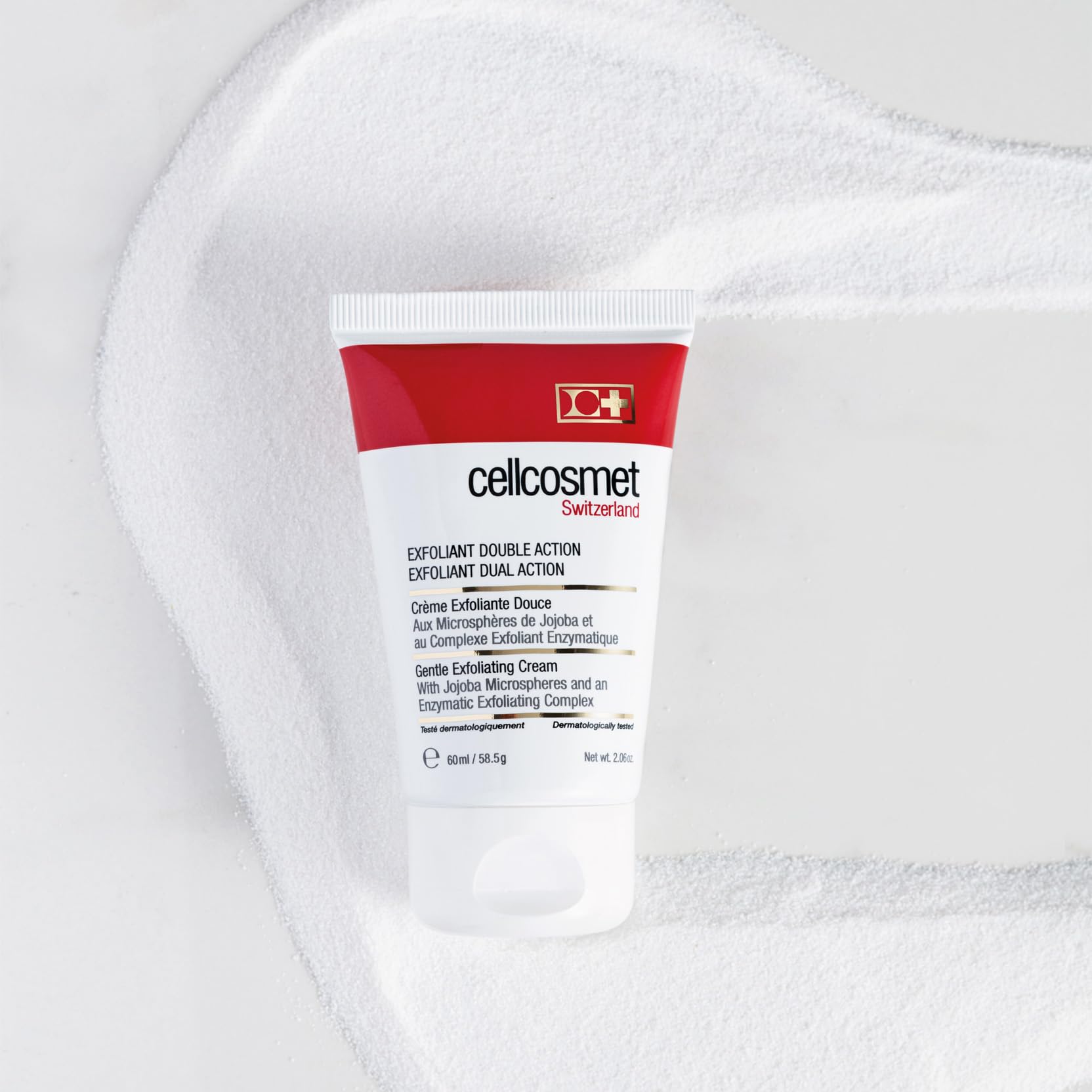 Cellcosmet Exfoliant Dual Action usage scene in a home skincare routine.