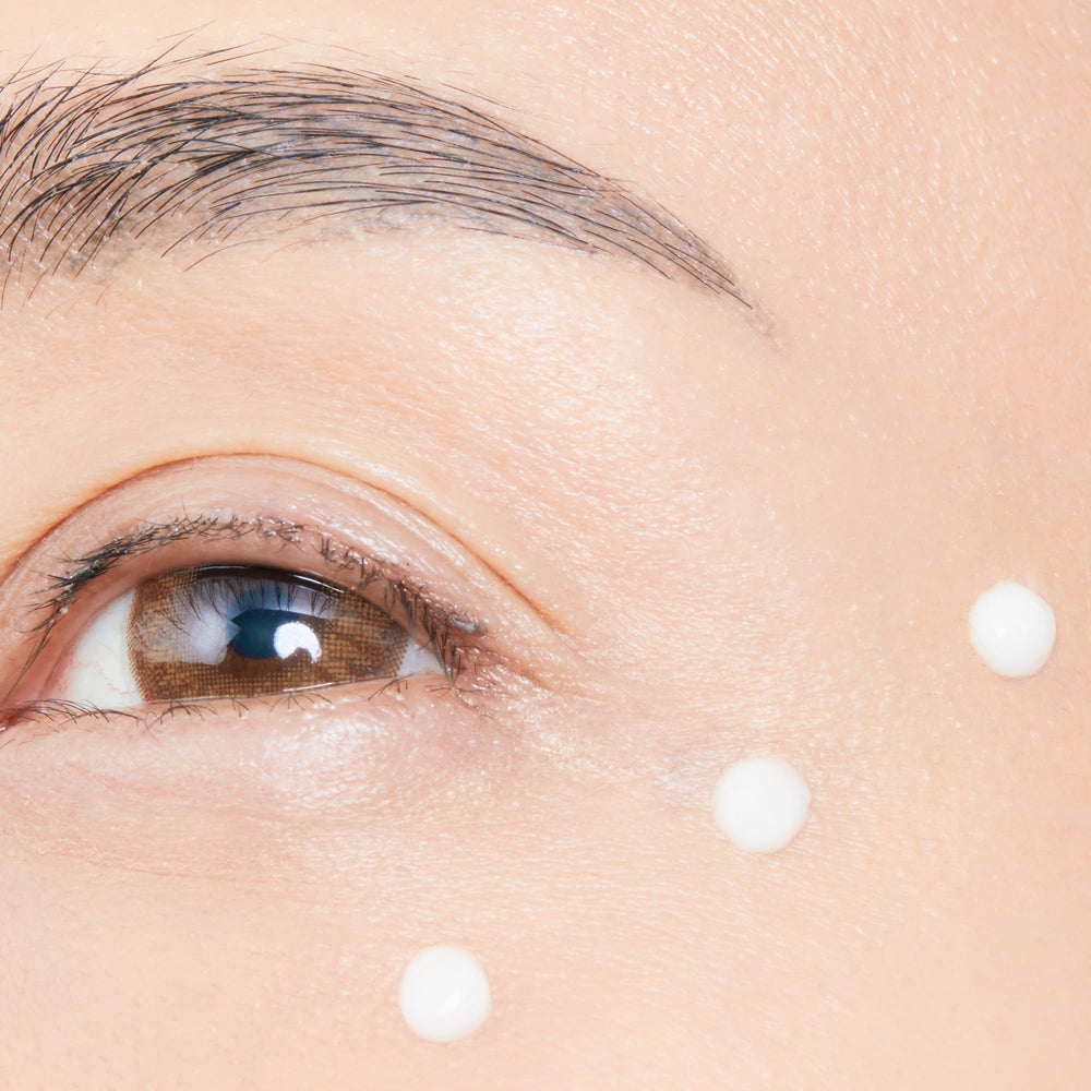 Cellcosmet product texture close-up highlights fragrance-free, non-irritating formula ideal for sensitive skin