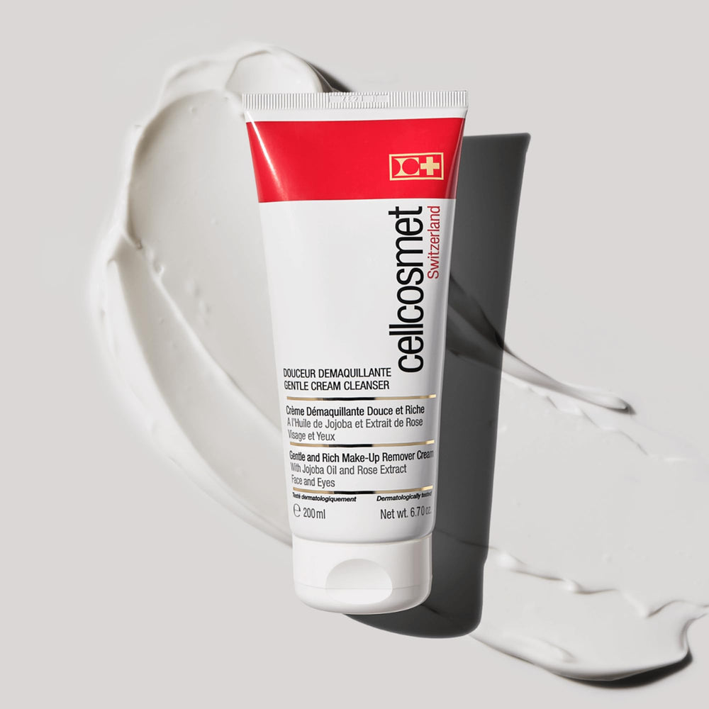 Cellcosmet Gentle Cream Cleanser foamy surface demonstrates gentle cleansing suitable for sensitive skin.