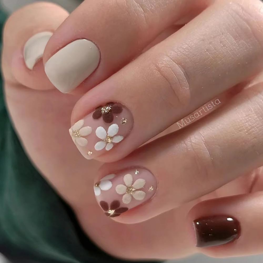 CEWEWP Autumn Flowers press-on nails in a full set for quick, stylish manicures.
