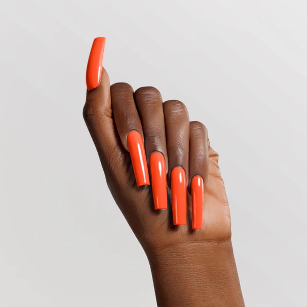 Chaun Legend chip-resistant acrylic powder suitable for busy days and daily wear.