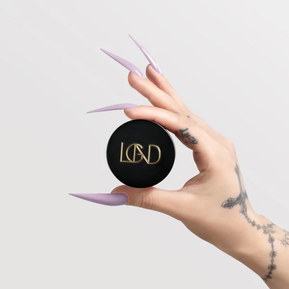 Chaun Legend long-lasting adhesion image suggests durable manicure hold