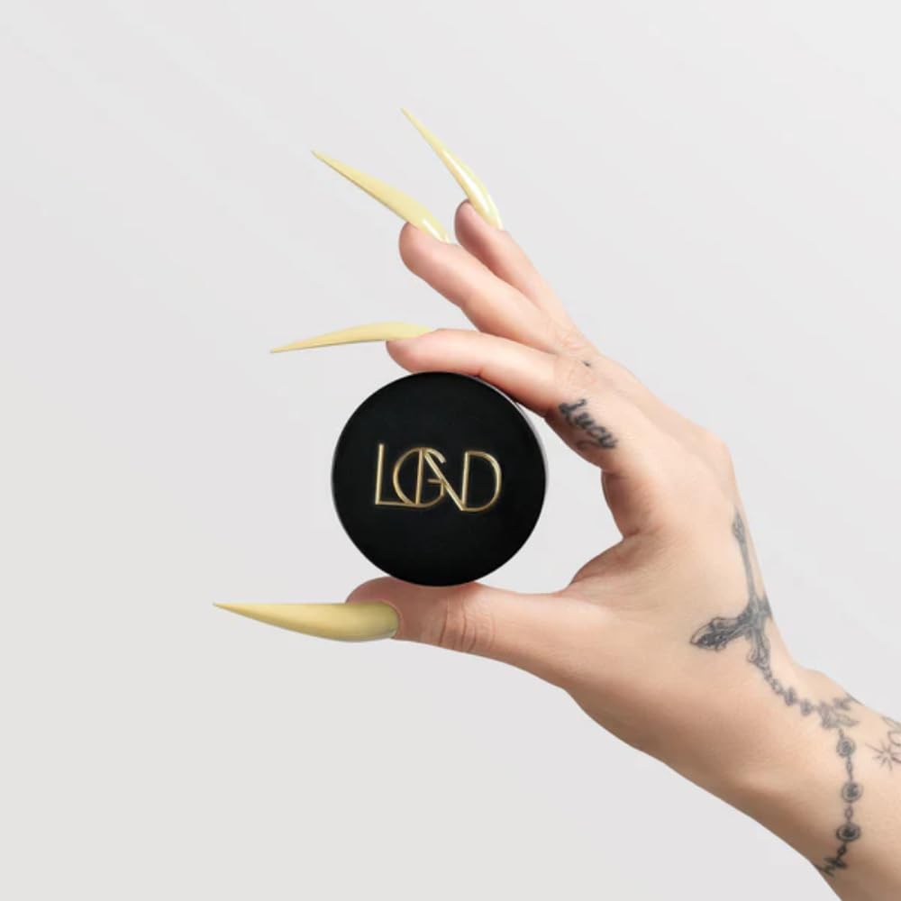 Chaun Legend long-lasting adhesion swatch on nail, chip resistance ready for weeks