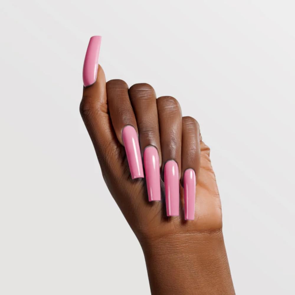 Chaun Legend long-lasting, chip-resistant nails ready for weeks of wear.