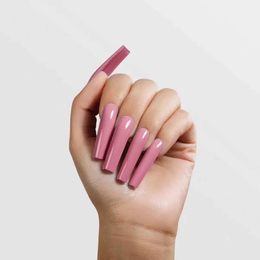 Chaun Legend powder ideal for pro manicures and extensions.