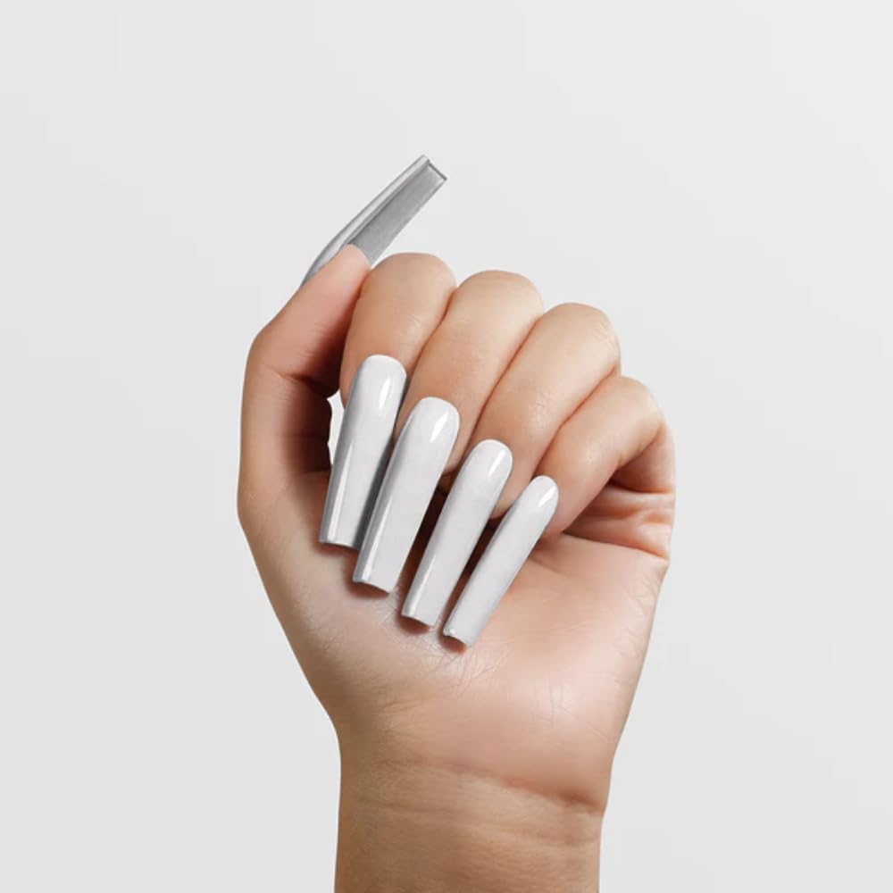 Chaun Legend Professional Nails Set powder highlights professional-grade results for carving and extensions.