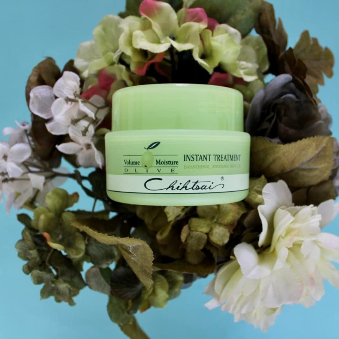 Chihtsai Olive Instant Treatment on dry hair ready for styling.