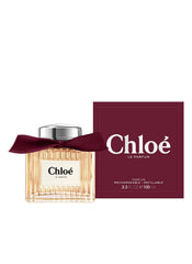 Chloe Signature Le Parfum bottle, close-up, refined design and distinct floral essence