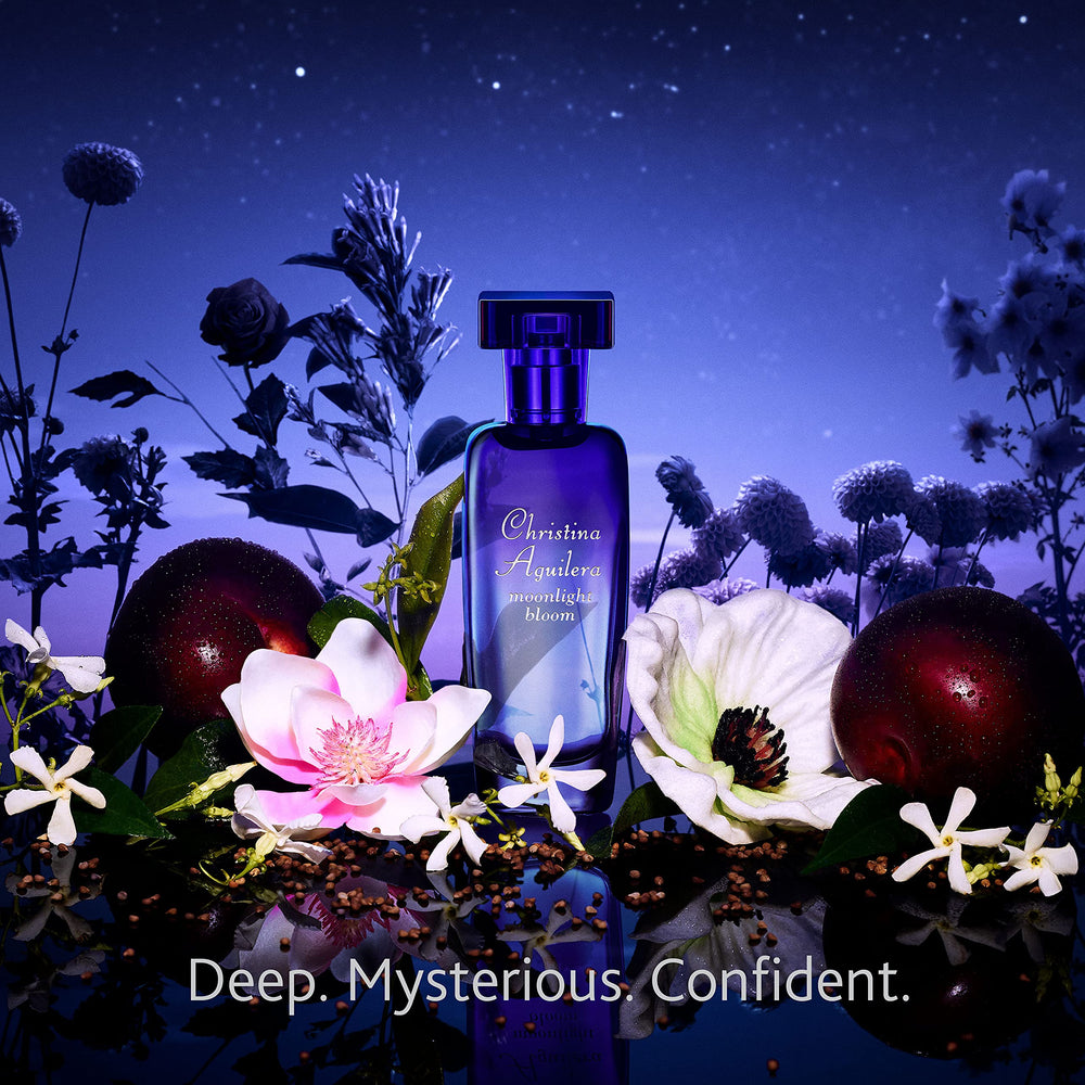 Night-bloom jasmine and burgundy rose heart of Christina Aguilera Moonlight Bloom