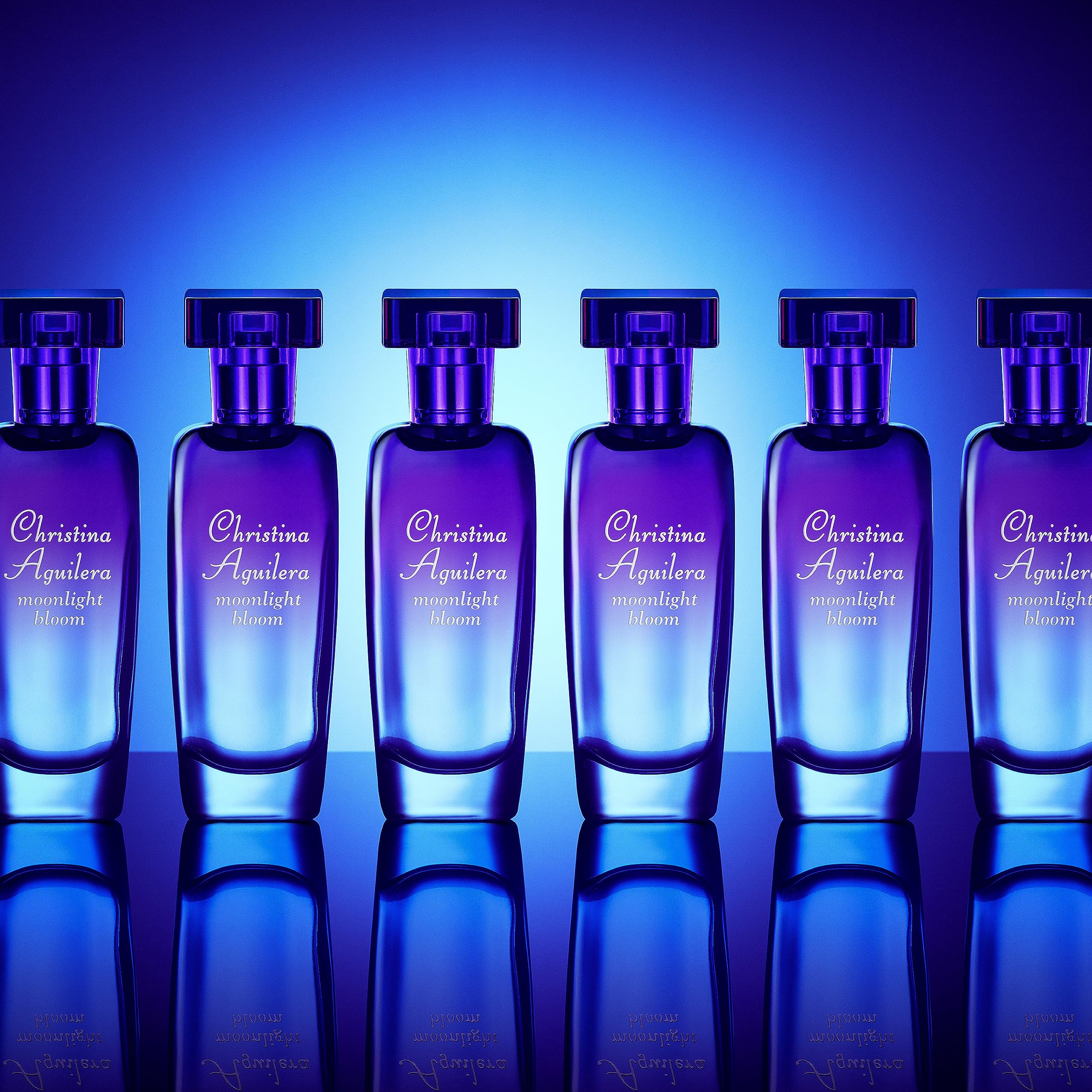 Sandalwood and musk base close-up suggesting long-lasting trail
