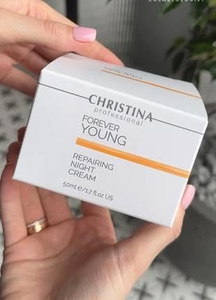 Christina Forever Young Hydra texture closeup shows lightweight hydration.