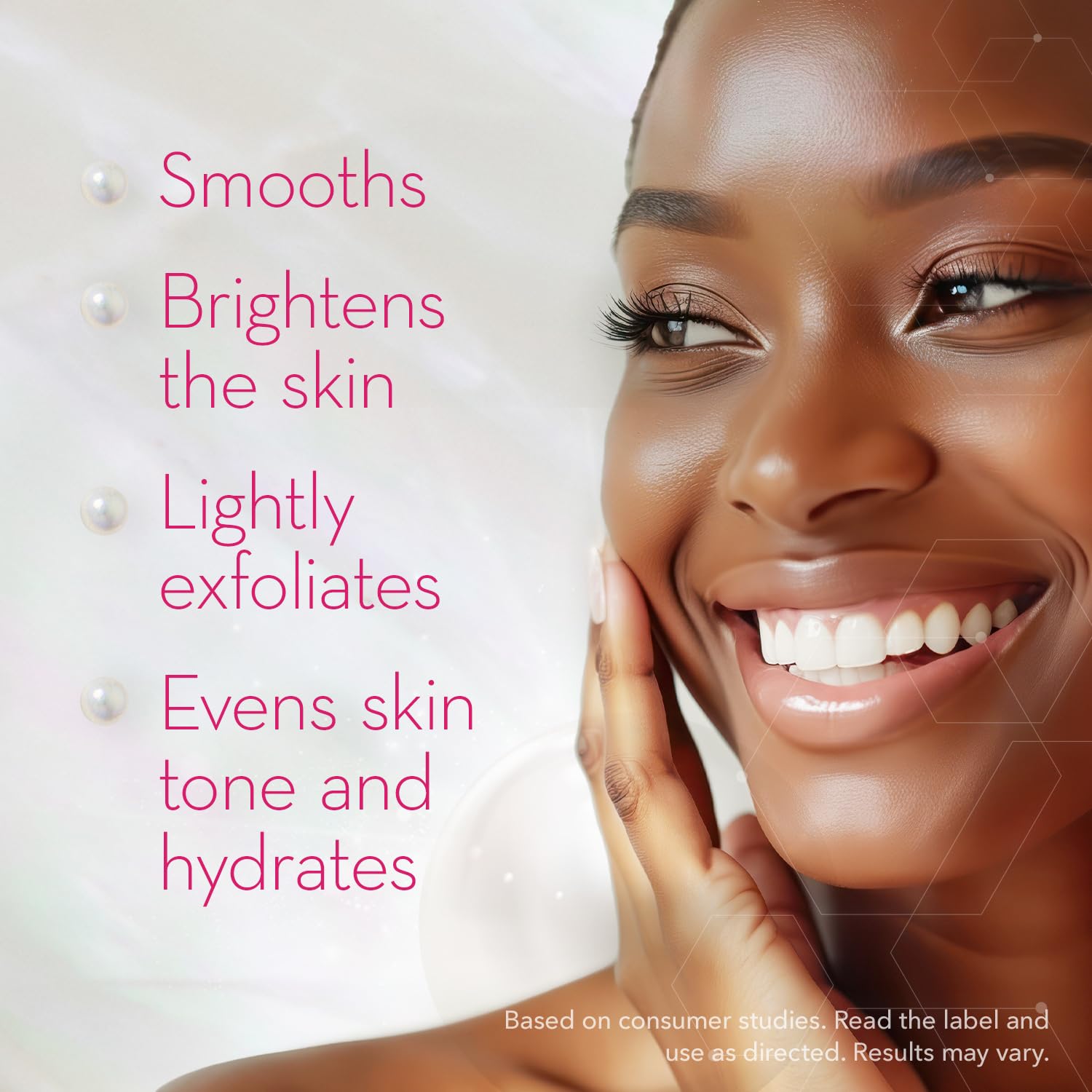 Cicatricure Antimanchas applying to cheek demonstrates quick absorption.