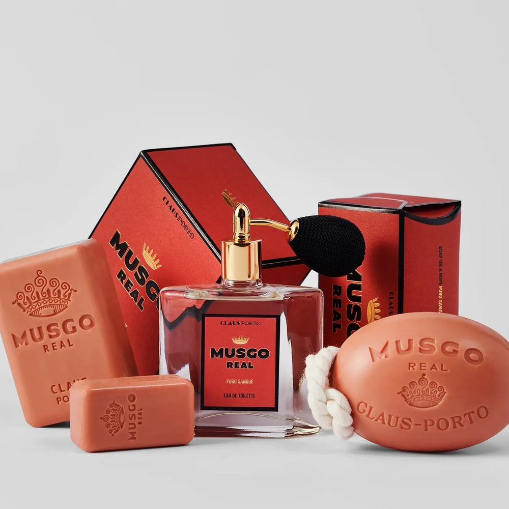 Claus Porto Musgo Real Puro Sangue cap detail, refined luxury craftsmanship.