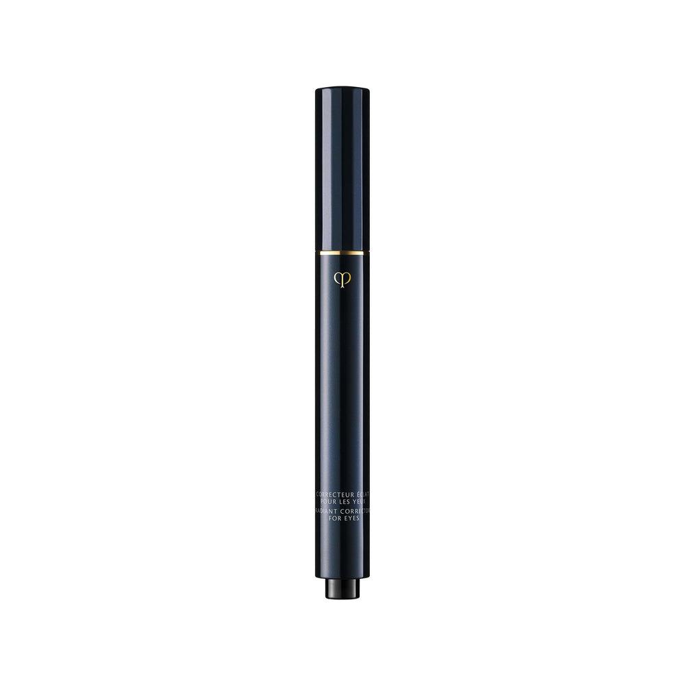 Clé de Peau Radiant Corrector Eyes Nutmeg applicator delivers creamy coverage.