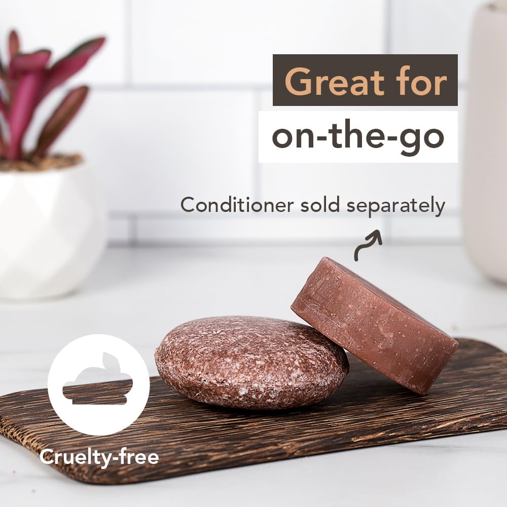 Clever Yoga Wave Argan Shampoo Bar in travel bag for gym or trips.