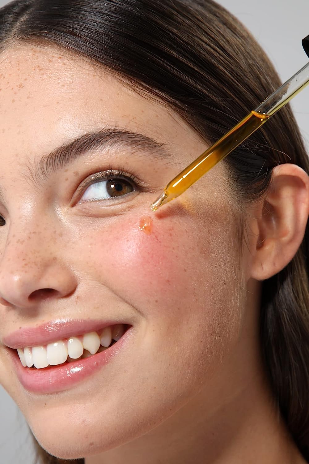 Cliganic Sea Buckthorn Oil label emphasizes organic, vegan, cruelty-free quality for daily skincare.