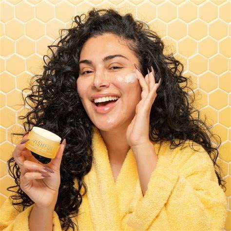 CMAINZE Wishful Honey Whip being applied during daily routine.