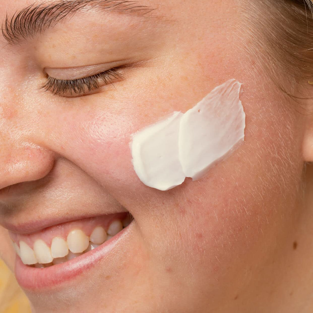 CMAINZE Wishful Honey Whip contains peptides and collagen for plumpness.