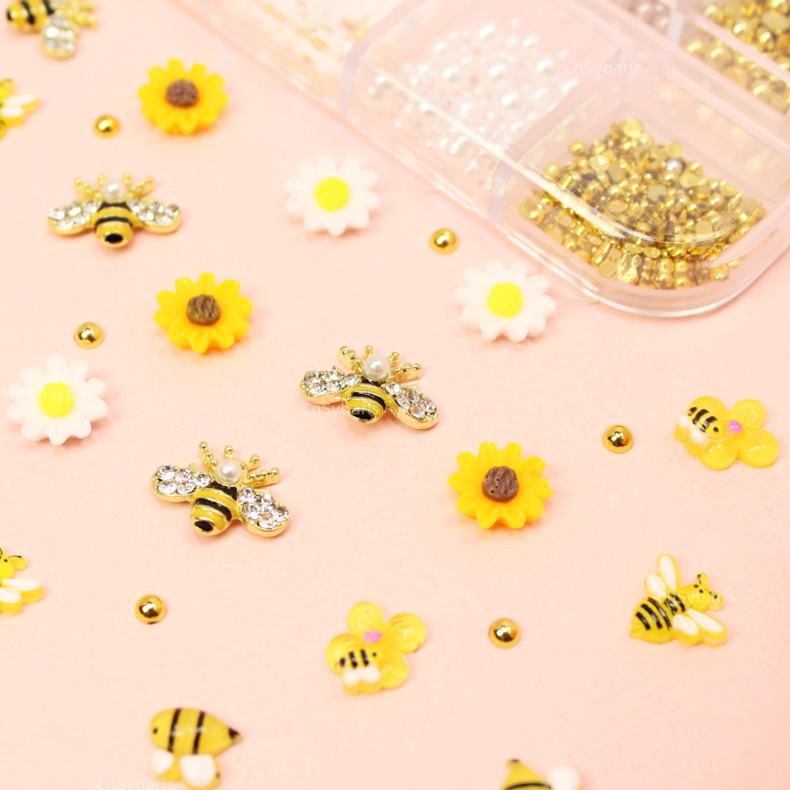 CnSybaris autumn nail decor bee-daisy charms for DIY nail aesthetics.