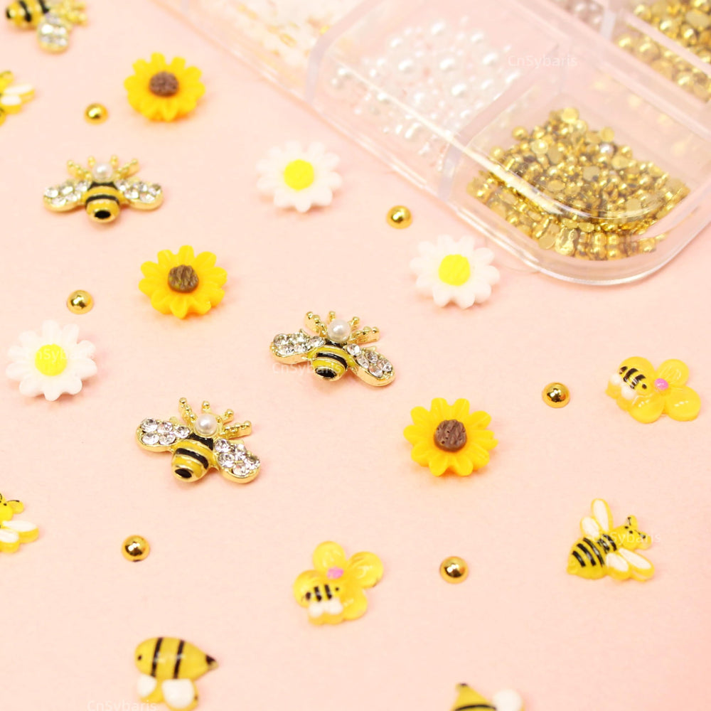 CnSybaris autumn nail decor bee-daisy charms for DIY nail aesthetics.