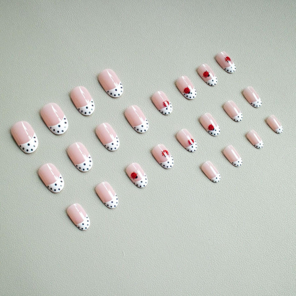 CnSybaris glossy white tips for a timeless french manicure