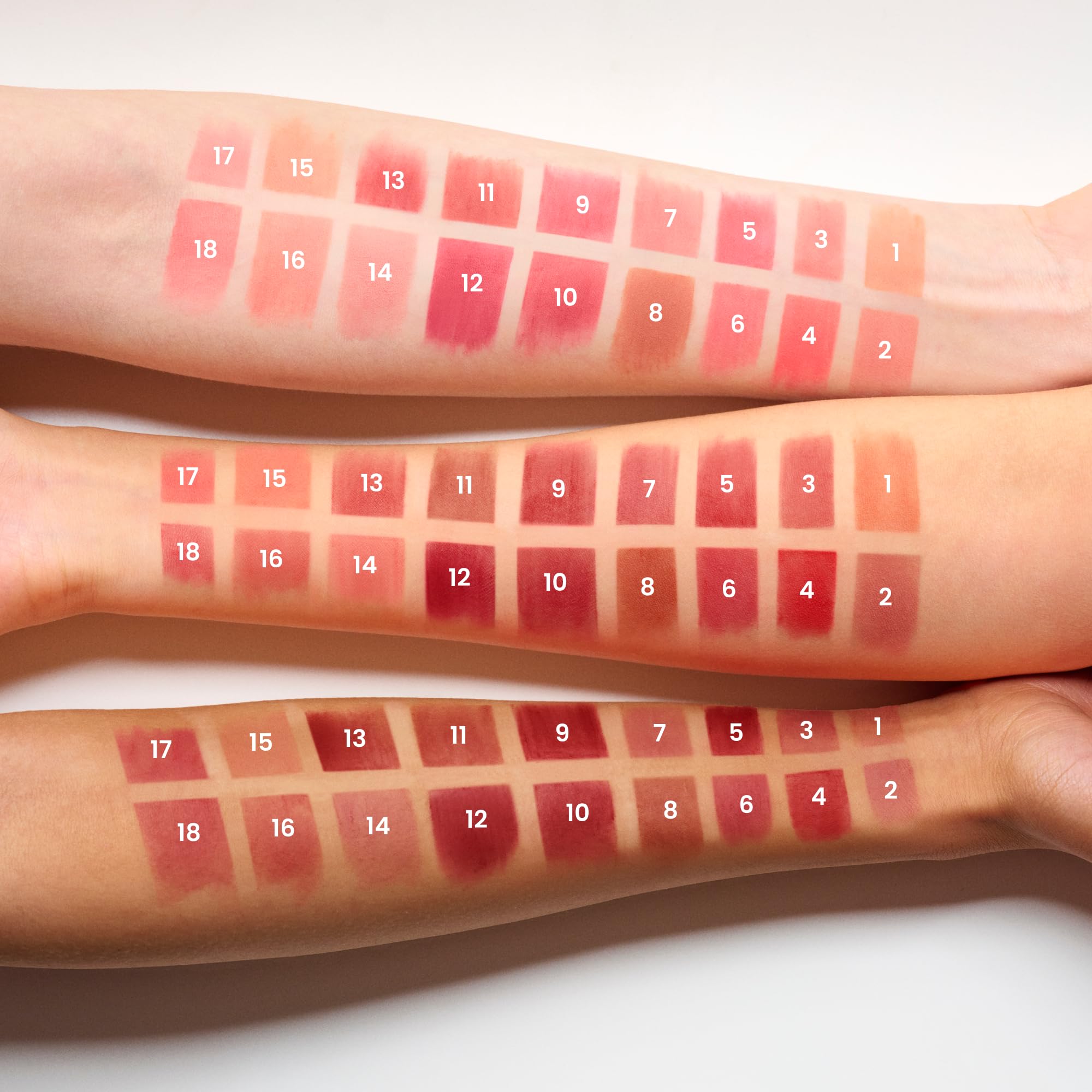 Travel-friendly COLORGRAM Nude Blur Tint compact for on-the-go touch-ups.