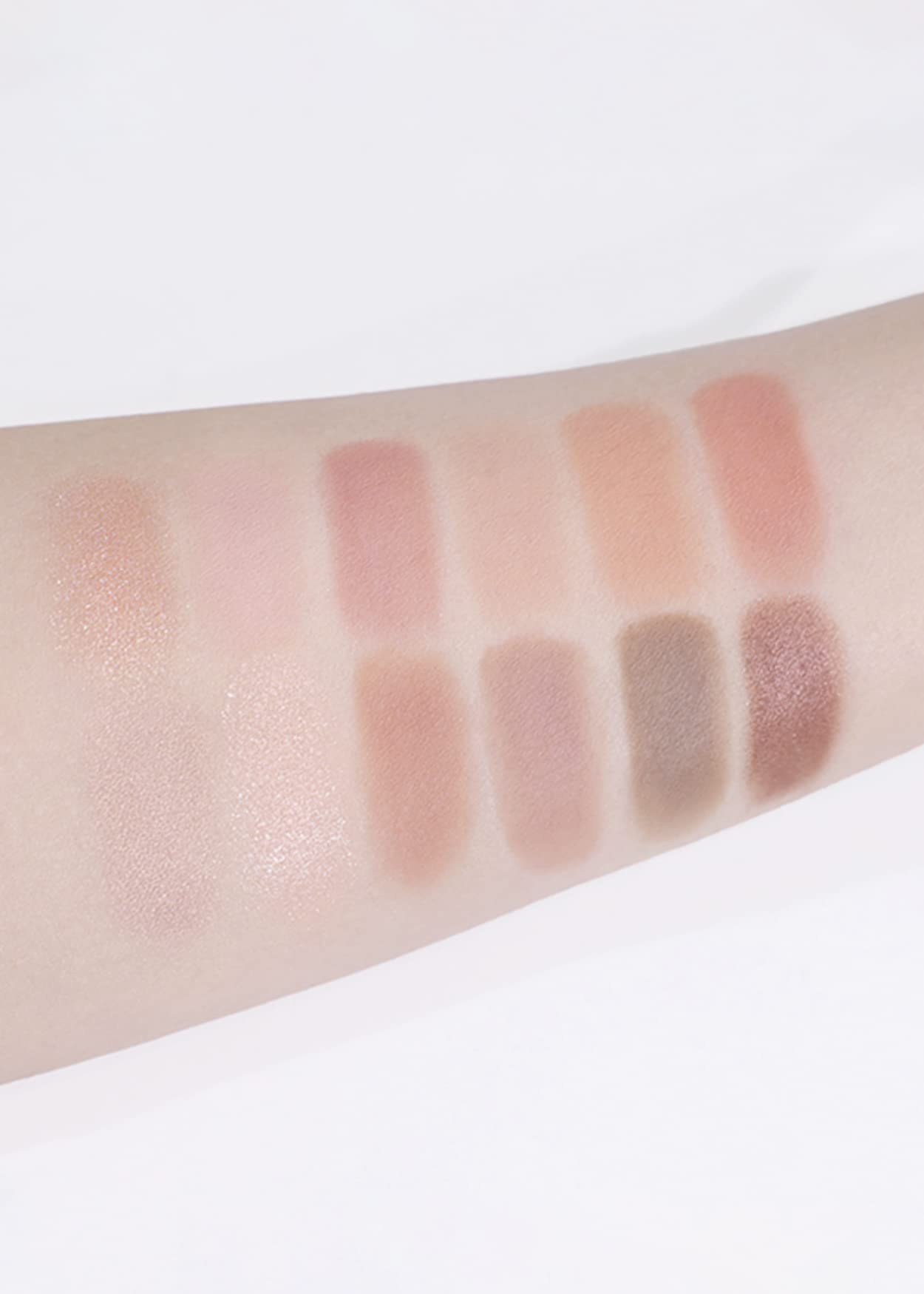 COLORGRAM Pin Point Eye Palette glitter and shimmer shades for statement lids.