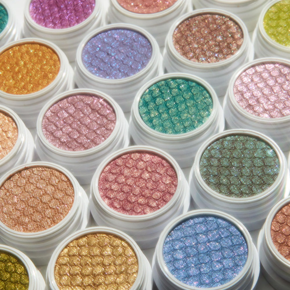 ColourPop Amaze Shadow application tips help define the lid and crease with precision.