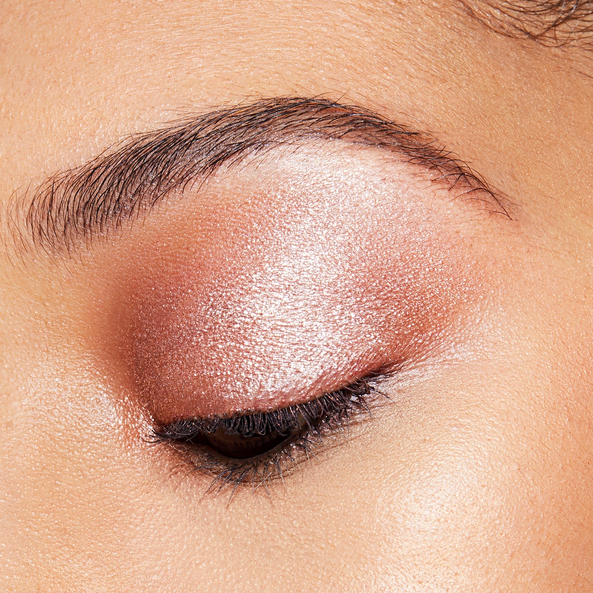 ColourPop Amaze Shadow crème-to-powder glitter provides long-lasting shimmer without creasing.