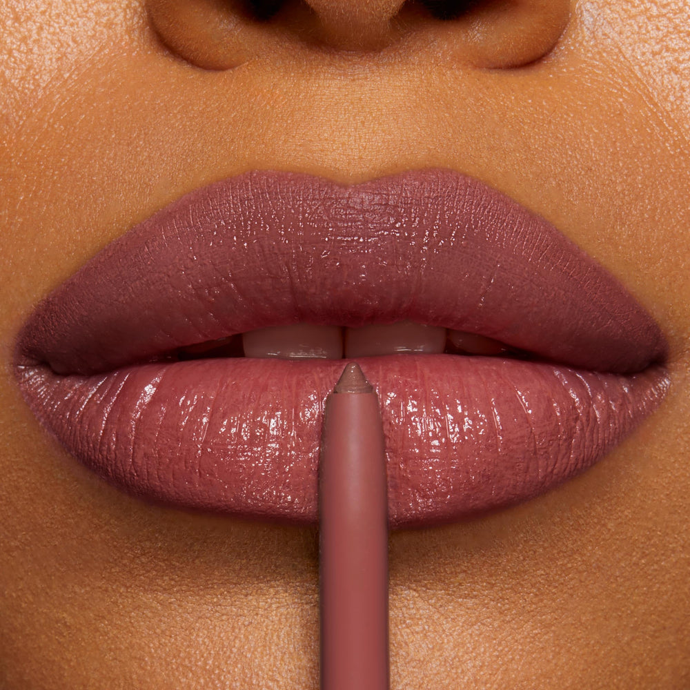 ColourPop So Juicy closeup of tip for precise edging and long wear.