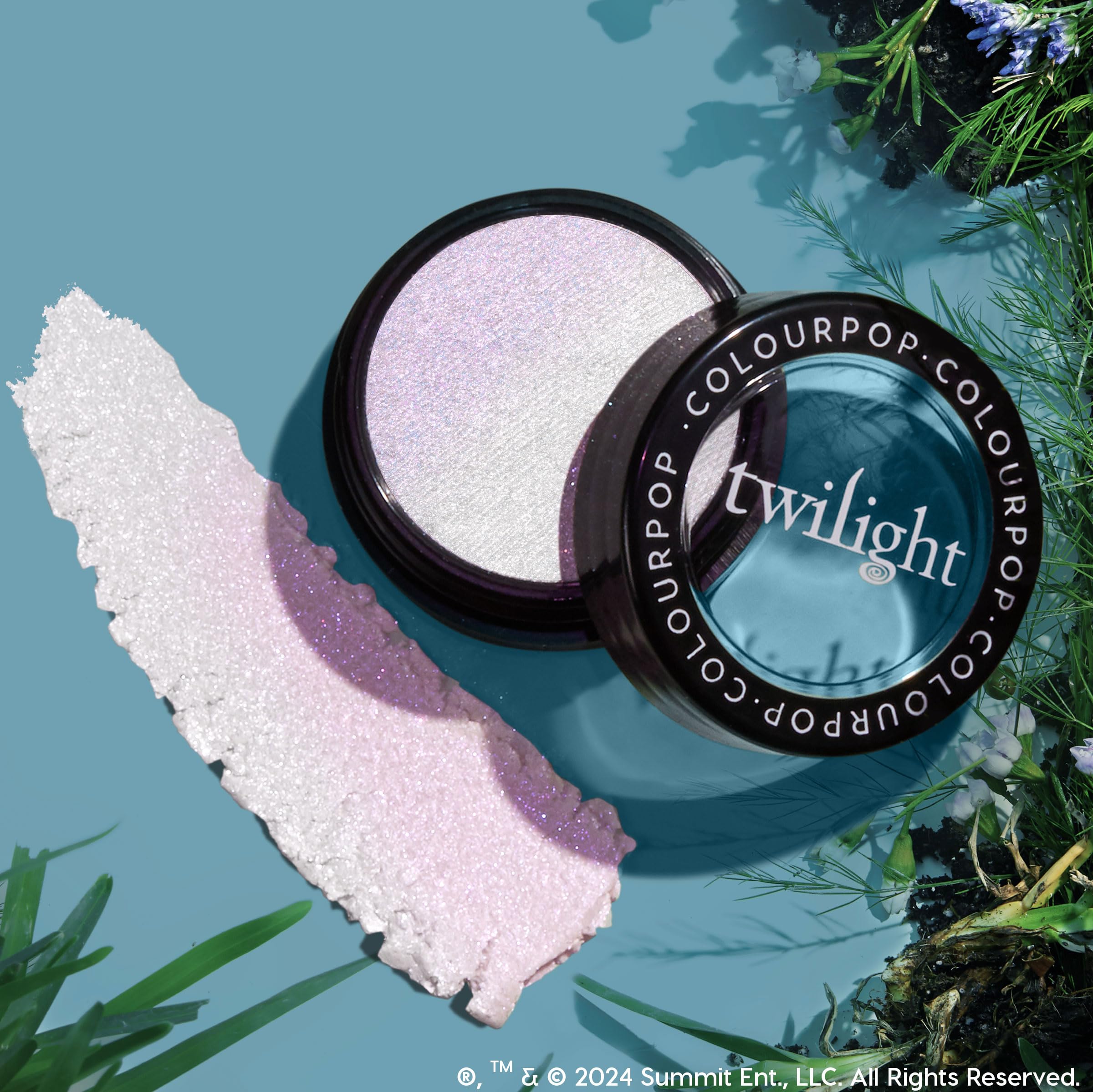 ColourPop Twilight Meadow flat brush provides higher coverage and smooth finish.