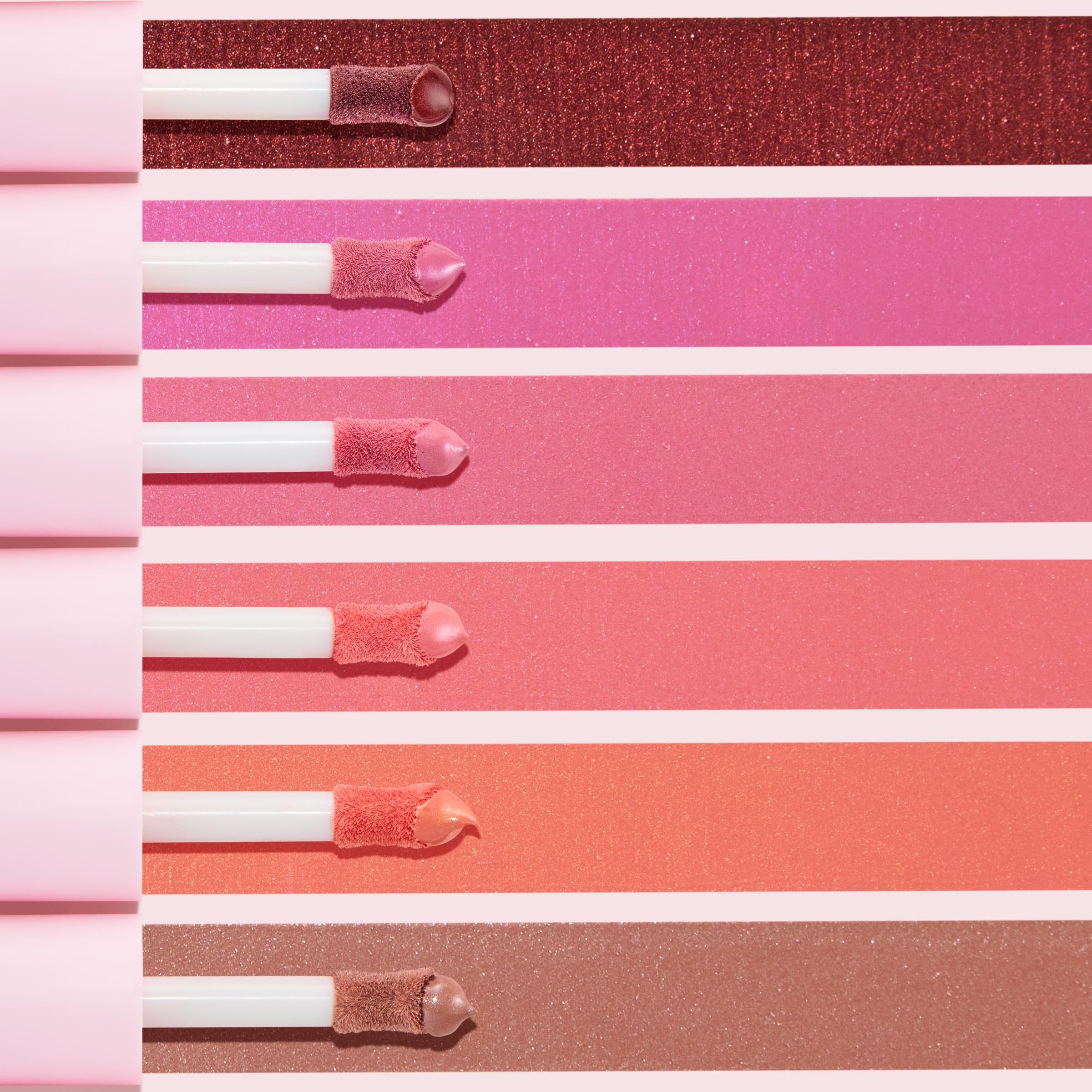 Close-up of pearl finish highlighting a luminous everyday glow.