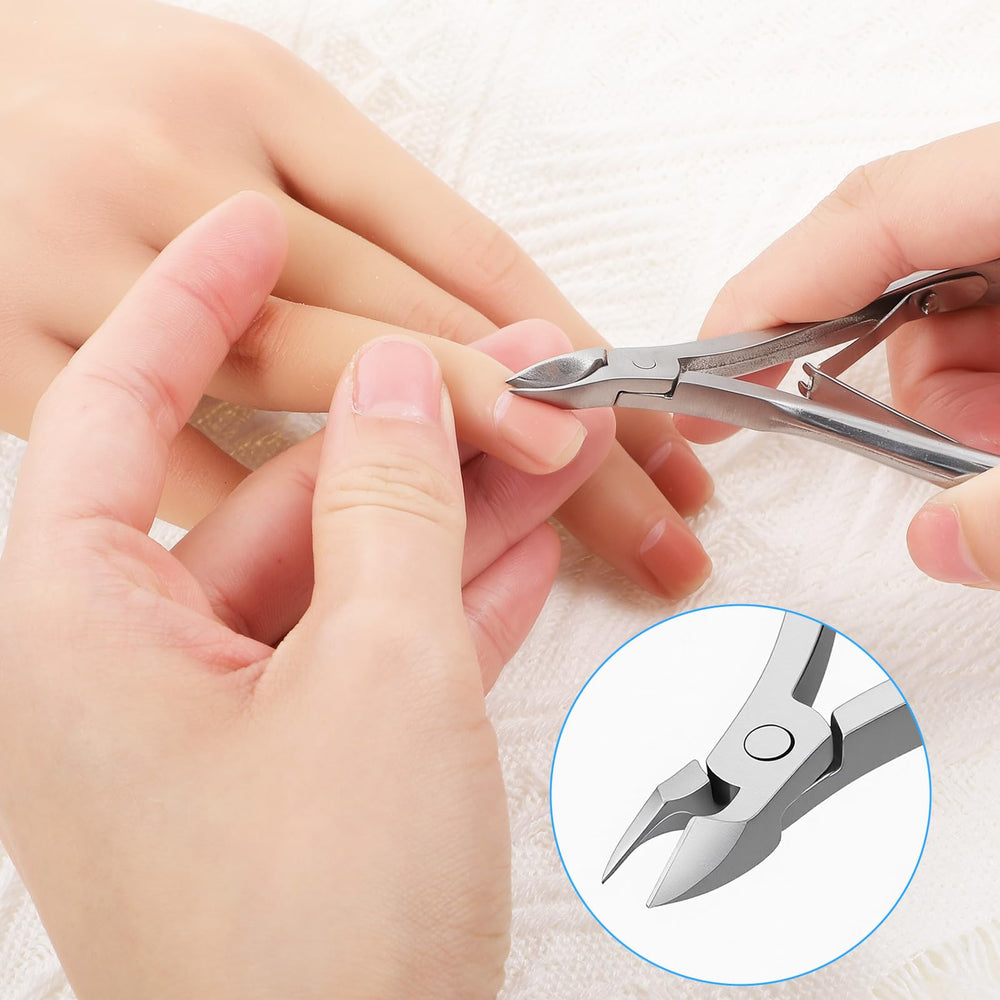 COMNICO travel-friendly nail kit closeup showing compact storage and protective covers.