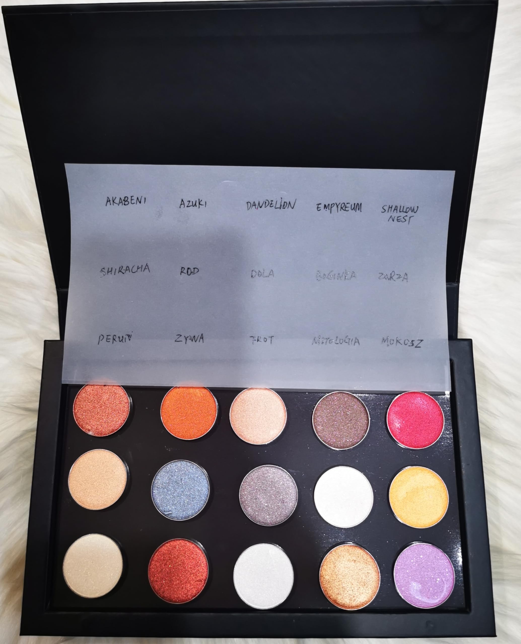 Coosei compact and lightweight frame ideal for on-the-go makeup kits.