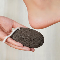 CopesFuda natural pumice stone—100% natural material for safe dead skin exfoliation.
