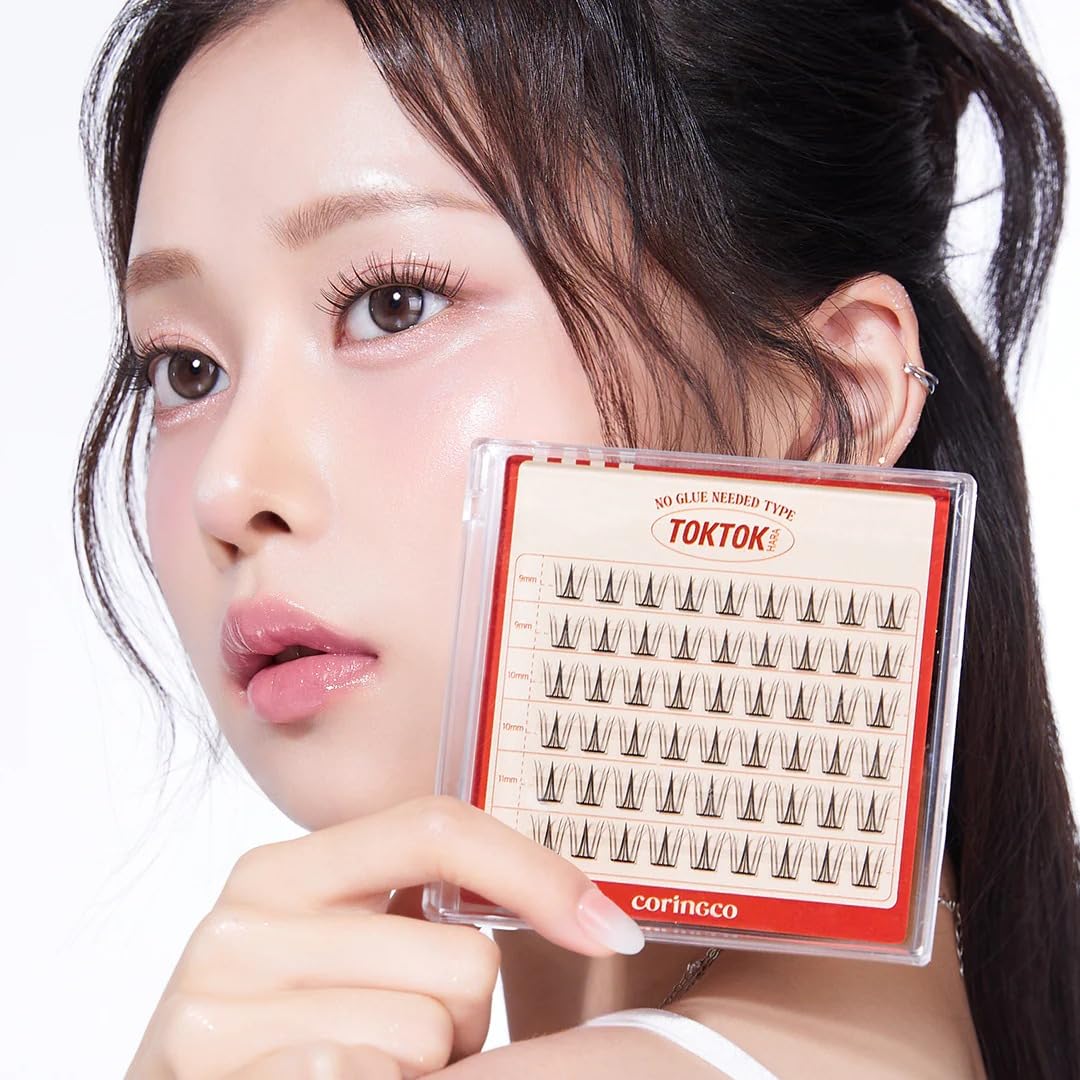 Coringco Toktok Hara Light Pure design lashes for a natural daytime enhancement.