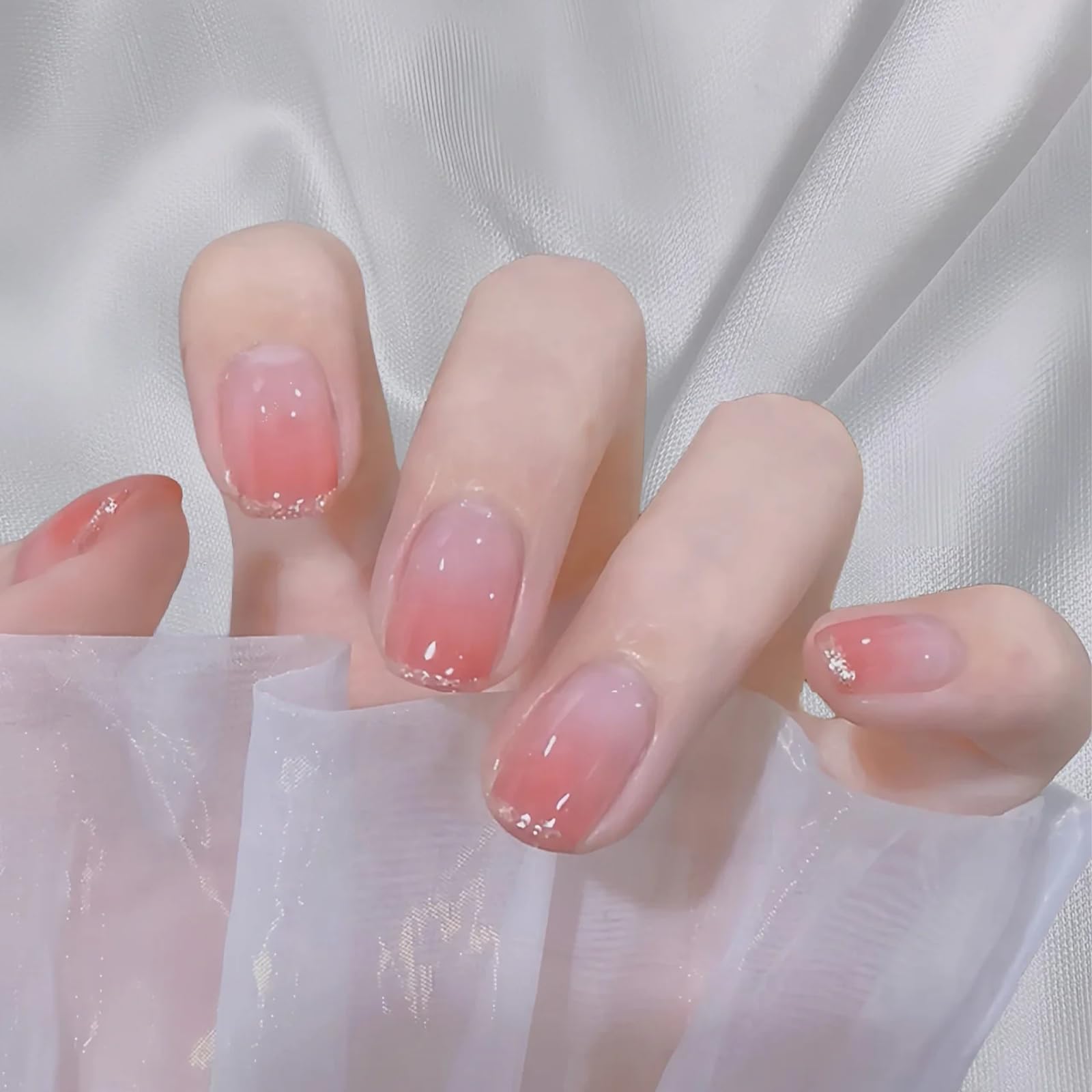 COSMOO Gift-ready packaging idea for nail lovers and friends.