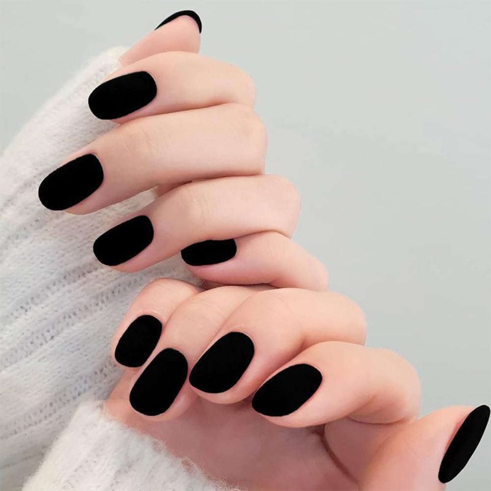 COSMOO nail polish brush detail showing precision and control.