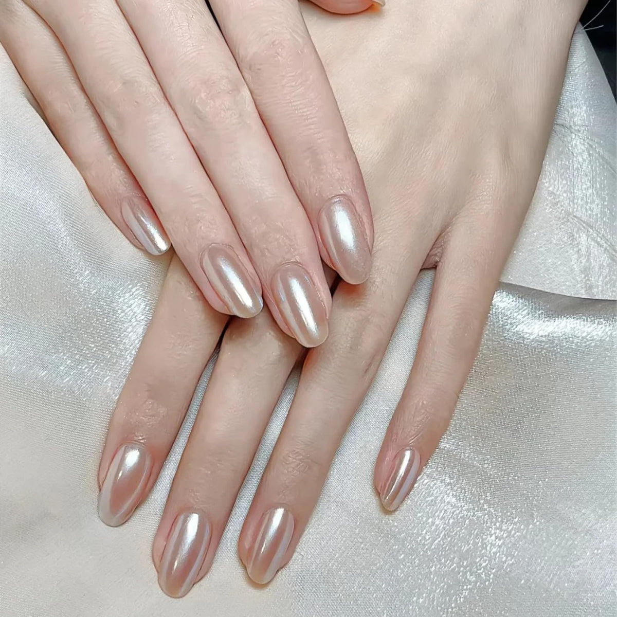 COSMOO Pearl Pink Nail Polish bottle shows shimmering finish for fast manicures.