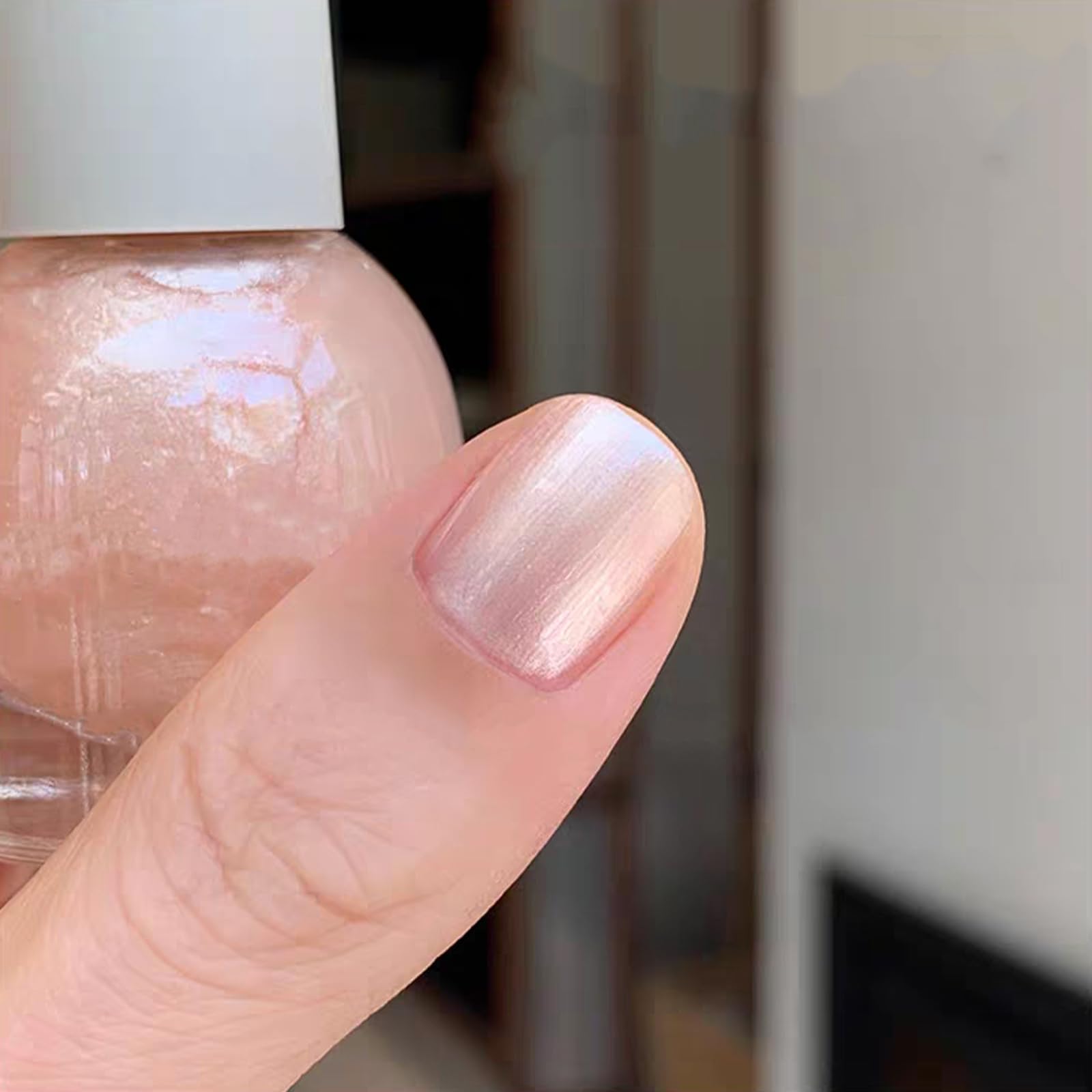 COSMOO Pearl Pink vegan formula label signals safe, non-toxic ingredients.