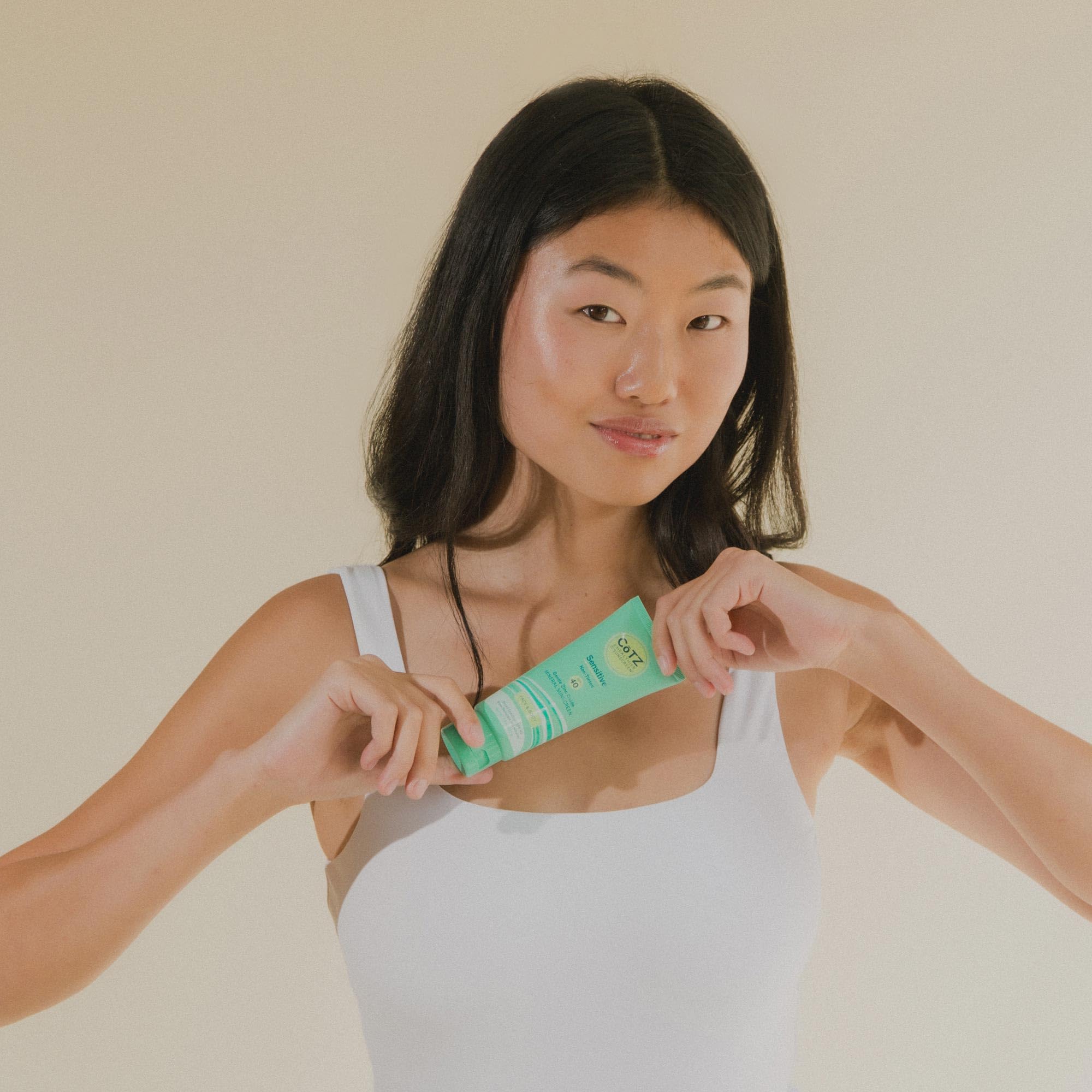 CoTZ Sensitive on the face with invisible finish for daily wear