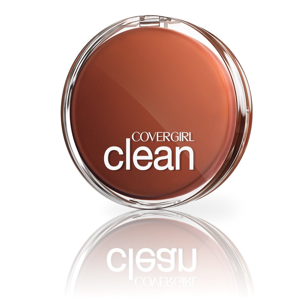 CoverGirl Clean Pressed Powder creamy natural shade in daylight lighting
