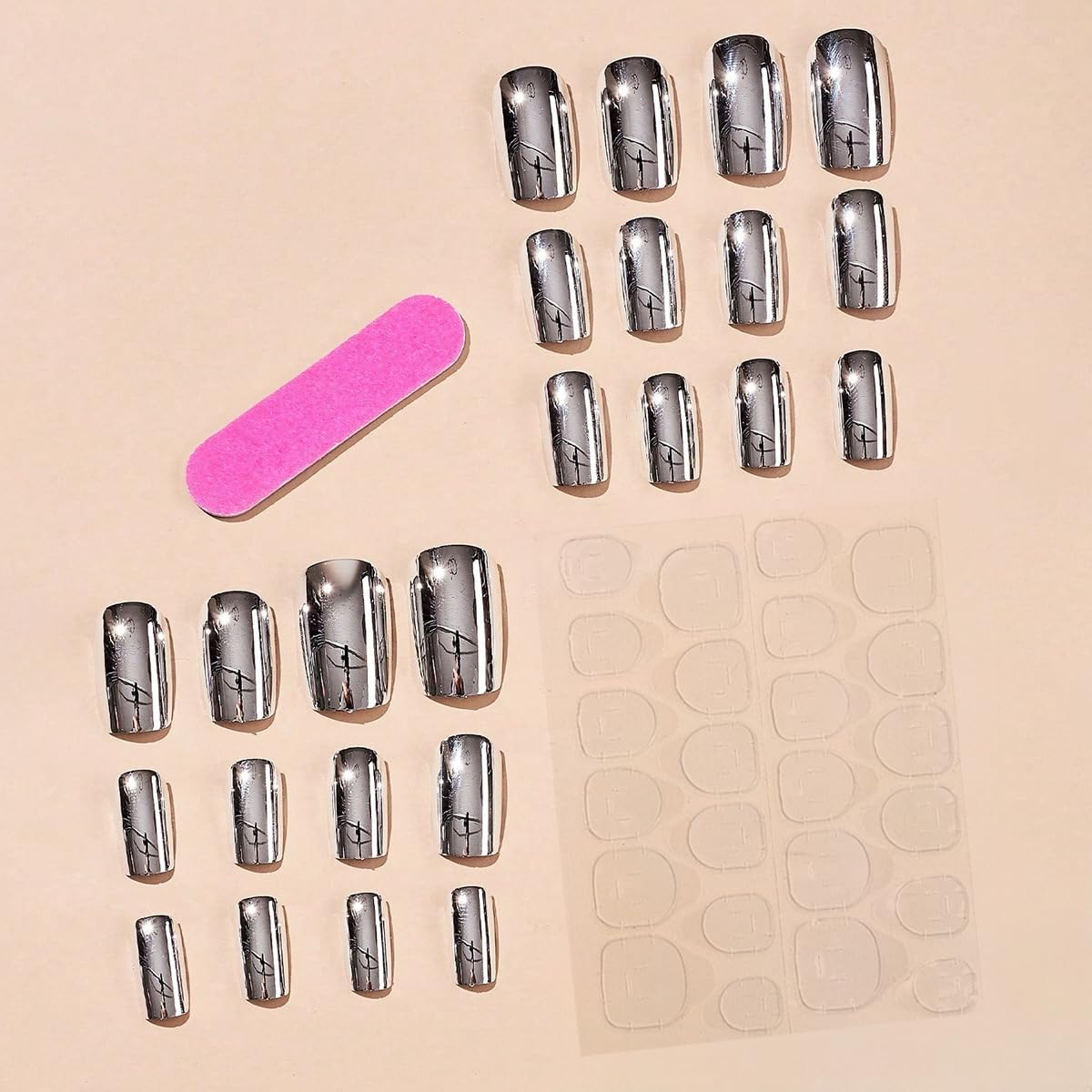 CTTHNBD medium-length nails with gel glaze provide durable wear and comfortable fit