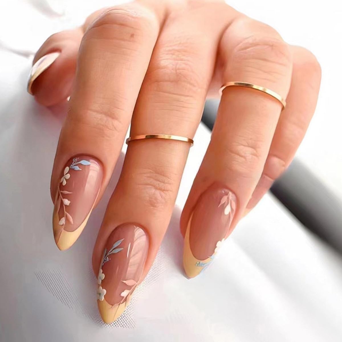 CTTHNBD almond-flower-leaf press-on nails in style-06 celebrates affordable luxury at home.