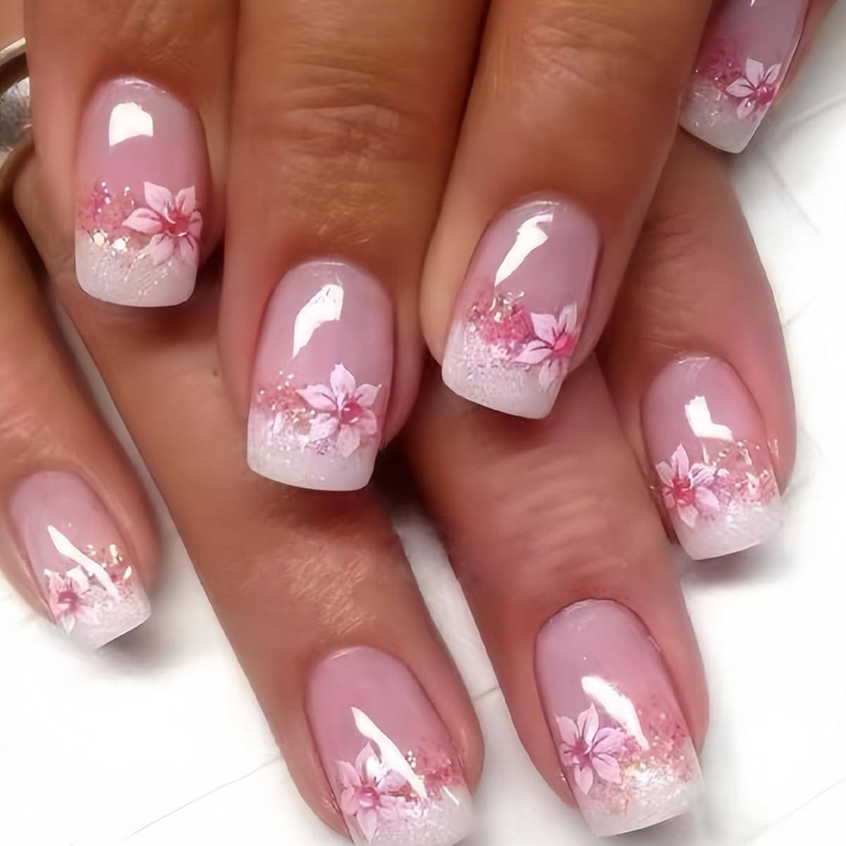 CTTHNBD French tip press-on nails offer a polished look in minutes