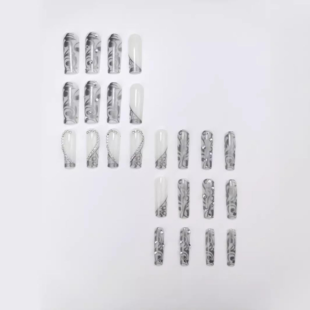 CTTHNBD full-cover press-on nails in a 24-piece set for quick wear
